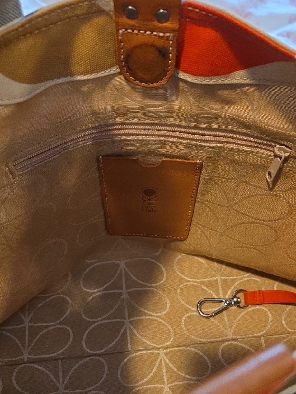 Orla Kiely Classic Multi Stem Midi Crossbody Swing Bag - Picture 5 of 11